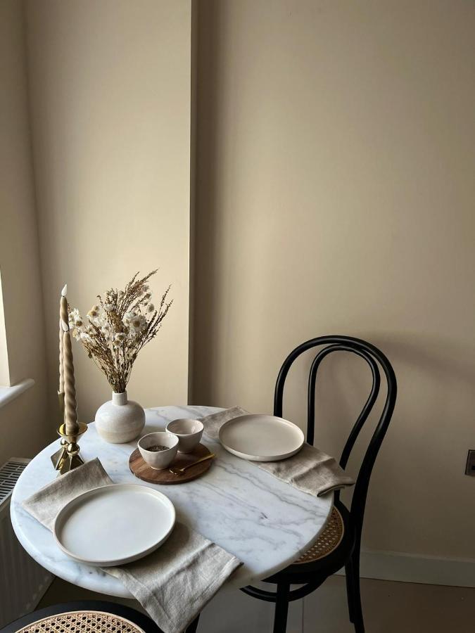 Elegant Apartment On Historic Cobbled High St Shrewsbury Town Centre Dış mekan fotoğraf